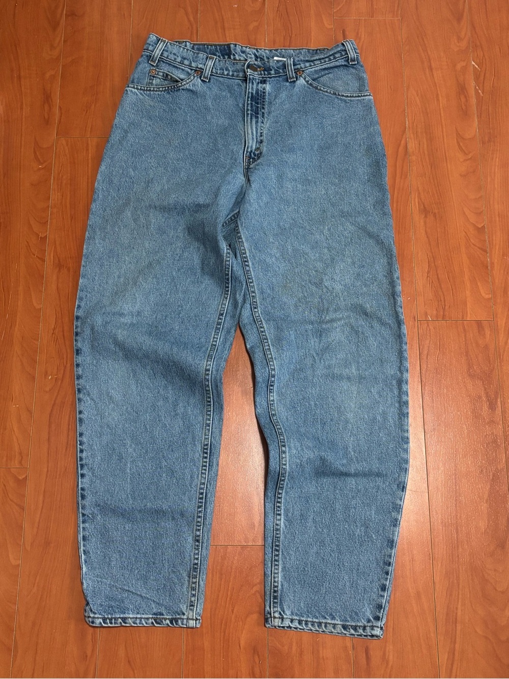 Vintage Levi’s Loose Fit Tapered Jeans Light Blue - Size 33x32 - Made in USA
